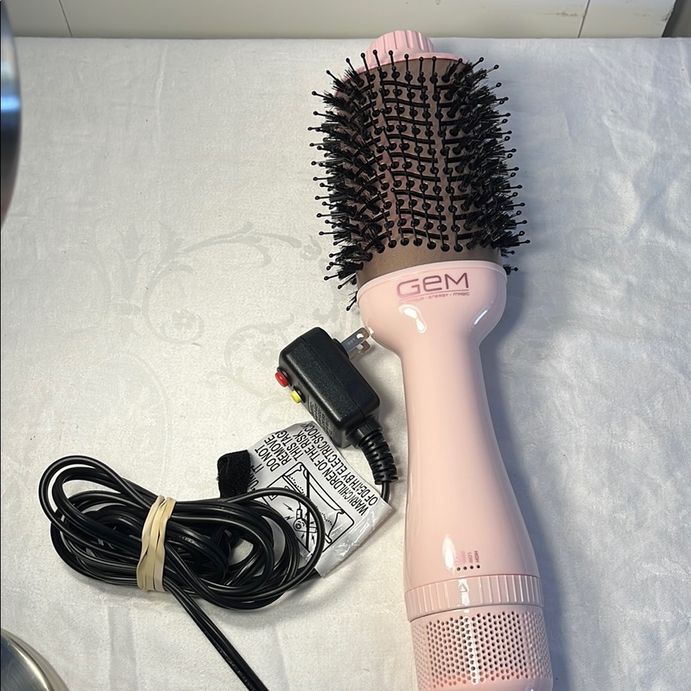 GEM Hot Air Styling Brush for Dry -Style - Volume for Dry-Style Blow Dryer Brush